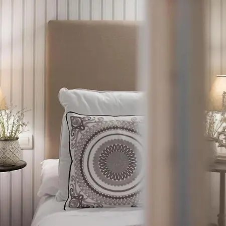 La Tona Puerta Elvira Centro Ciudad